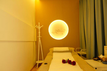 青岛李沧日式指压的寂静美学：在按压中听见雪落的声音